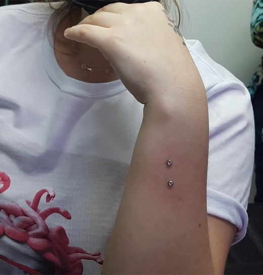 piercing-braco